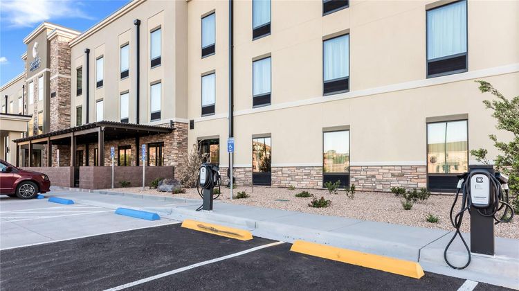 Comfort Inn And Suites Hurricane Exterior