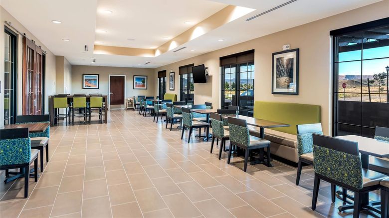 <b>Comfort Inn And Suites Hurricane Restaurant</b>. Images powered by <a href="https://iceportal.shijigroup.com/" title="IcePortal" target="_blank">IcePortal</a>.