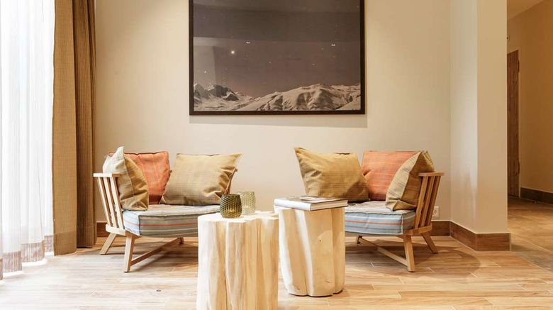 <b>AMERON Davos Swiss Mountain Hotel Spa</b>. Images powered by <a href="https://iceportal.shijigroup.com/" title="IcePortal" target="_blank">IcePortal</a>.