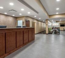 Comfort Inn & Suites ISU Lobby