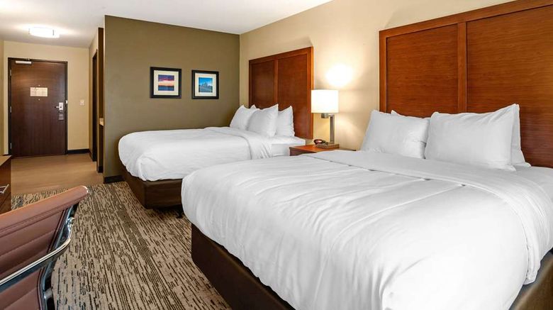 <b>Comfort Inn & Suites ISU Room</b>. Images powered by <a href="https://iceportal.shijigroup.com/" title="IcePortal" target="_blank">IcePortal</a>.