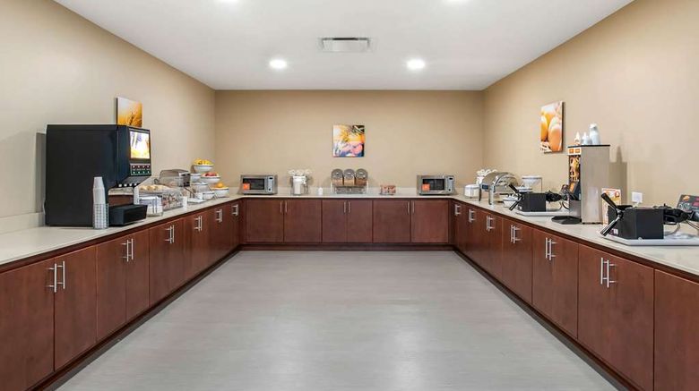 <b>Comfort Inn & Suites ISU Restaurant</b>. Images powered by <a href="https://iceportal.shijigroup.com/" title="IcePortal" target="_blank">IcePortal</a>.