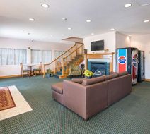 Rodeway Inn Urbana University Area Lobby