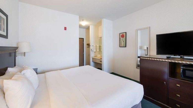 <b>Rodeway Inn Urbana University Area Room</b>. Images powered by <a href="https://iceportal.shijigroup.com/" title="IcePortal" target="_blank">IcePortal</a>.