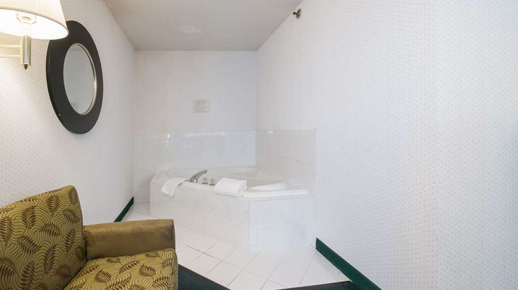 Rodeway Inn Urbana University Area Suite