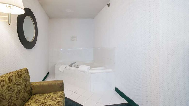 <b>Rodeway Inn Urbana University Area Suite</b>. Images powered by <a href="https://iceportal.shijigroup.com/" title="IcePortal" target="_blank">IcePortal</a>.