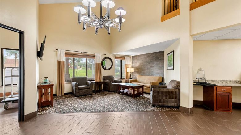 <b>Quality Inn & Suites Lawrence Lobby</b>. Images powered by <a href="https://iceportal.shijigroup.com/" title="IcePortal" target="_blank">IcePortal</a>.
