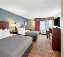 Quality Inn & Suites Lawrence Room