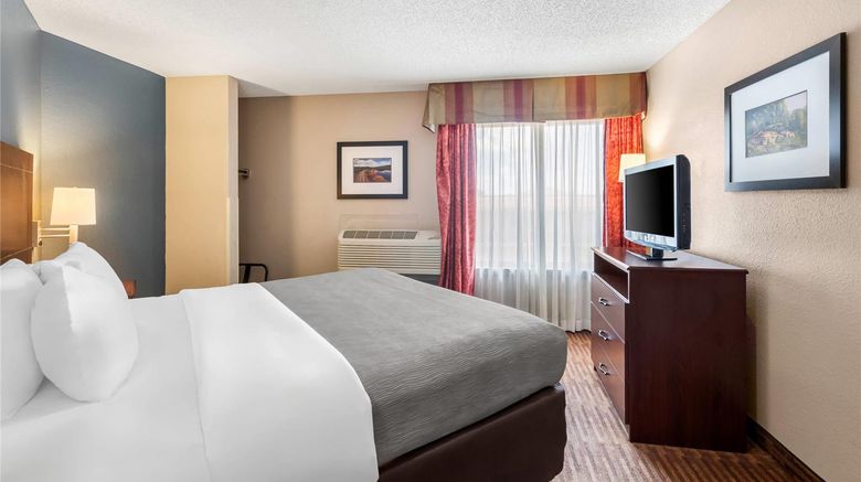 <b>Quality Inn & Suites Lawrence Suite</b>. Images powered by <a href="https://iceportal.shijigroup.com/" title="IcePortal" target="_blank">IcePortal</a>.