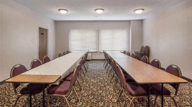 Quality Inn & Suites Lawrence Meeting