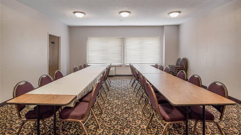 <b>Quality Inn & Suites Lawrence Meeting</b>. Images powered by <a href="https://iceportal.shijigroup.com/" title="IcePortal" target="_blank">IcePortal</a>.