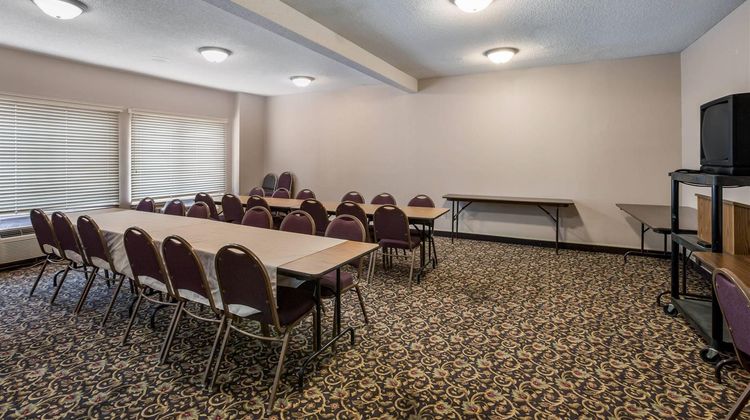 Quality Inn & Suites Lawrence Meeting