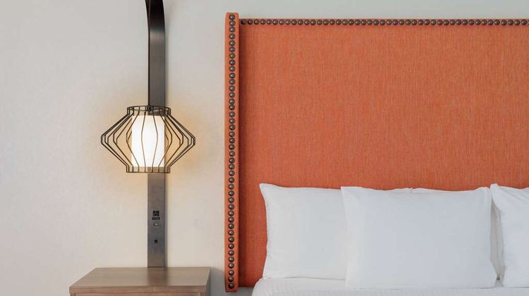 La Quinta Inn & Suites by Wyndham Perry Room