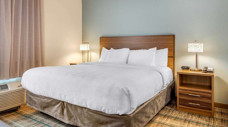 <b>MainStay Suites Newnan Room</b>. Images powered by <a href="https://iceportal.shijigroup.com/" title="IcePortal" target="_blank">IcePortal</a>.