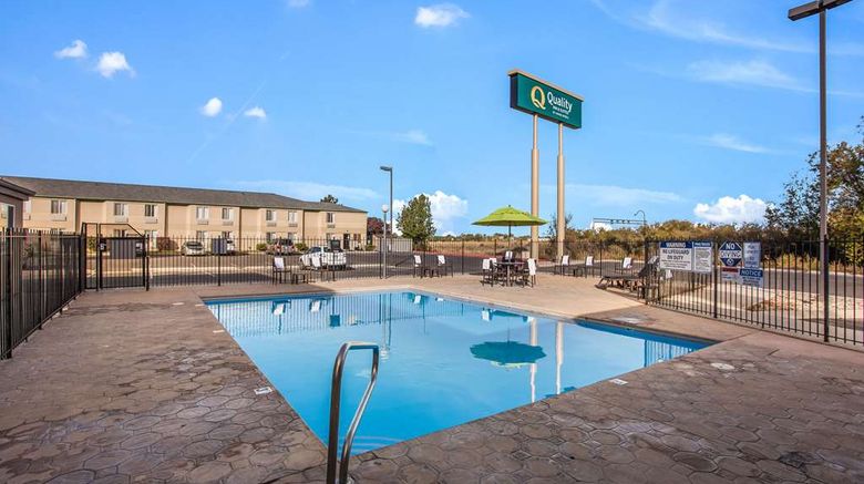 <b>Quality Inn & Suites Meridian Pool</b>. Images powered by <a href="https://iceportal.shijigroup.com/" title="IcePortal" target="_blank">IcePortal</a>.