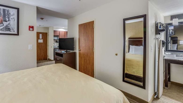 <b>Quality Inn & Suites Meridian Suite</b>. Images powered by <a href="https://iceportal.shijigroup.com/" title="IcePortal" target="_blank">IcePortal</a>.