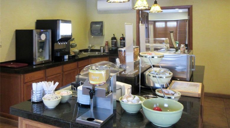 <b>Quality Inn & Suites Detroit Lakes Restaurant</b>. Images powered by <a href="https://iceportal.shijigroup.com/" title="IcePortal" target="_blank">IcePortal</a>.