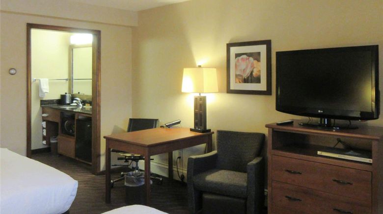 <b>Quality Inn & Suites Detroit Lakes Room</b>. Images powered by <a href="https://iceportal.shijigroup.com/" title="IcePortal" target="_blank">IcePortal</a>.