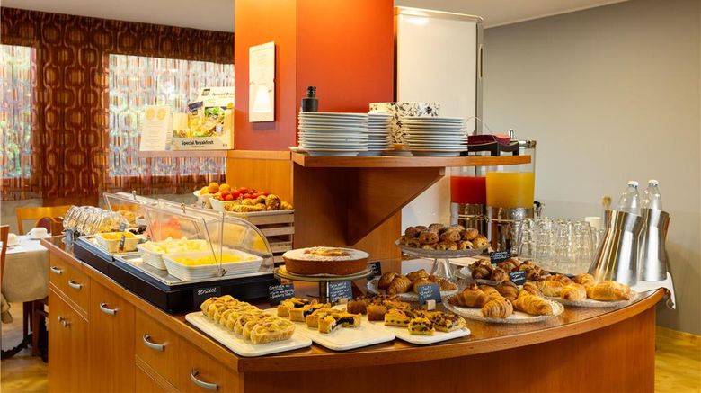 <b>La Villa,Sure Hotel Coll by Best Western Restaurant</b>. Images powered by <a href="https://iceportal.shijigroup.com/" title="IcePortal" target="_blank">IcePortal</a>.