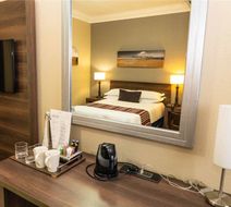 Premier Hotel The Richards Room