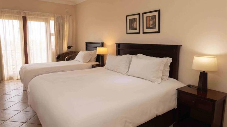 <b>Splendid Inn Port Edward Room</b>. Images powered by <a href="https://iceportal.shijigroup.com/" title="IcePortal" target="_blank">IcePortal</a>.