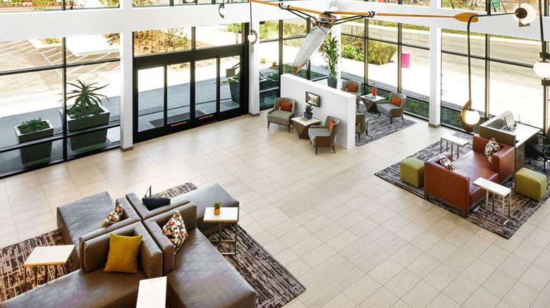 <b>Ayres Hotel Chula Vista Lobby</b>. Images powered by <a href="https://iceportal.shijigroup.com/" title="IcePortal" target="_blank">IcePortal</a>.