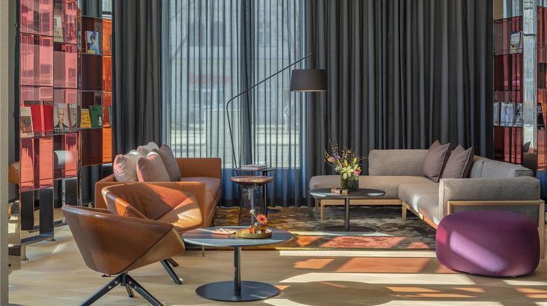 <b>Andaz Munich Schwabinger Tor Restaurant</b>. Images powered by <a href="https://iceportal.shijigroup.com/" title="IcePortal" target="_blank">IcePortal</a>.