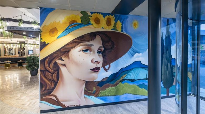 <b>Best Western Amsterdam Lobby</b>. Images powered by <a href="https://iceportal.shijigroup.com/" title="IcePortal" target="_blank">IcePortal</a>.