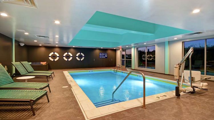 Tru by Hilton Wytheville Pool