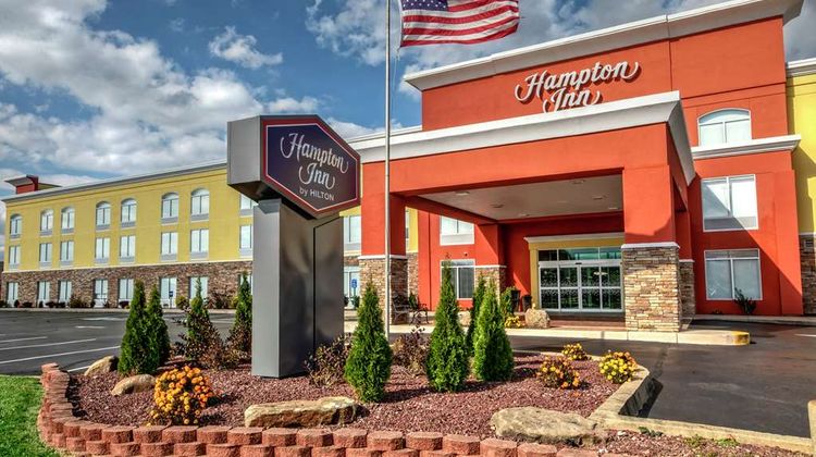 Hampton Inn Latrobe Exterior