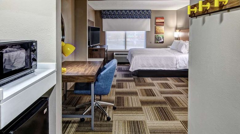 <b>Hampton Inn Latrobe Room</b>. Images powered by <a href="https://iceportal.shijigroup.com/" title="IcePortal" target="_blank">IcePortal</a>.