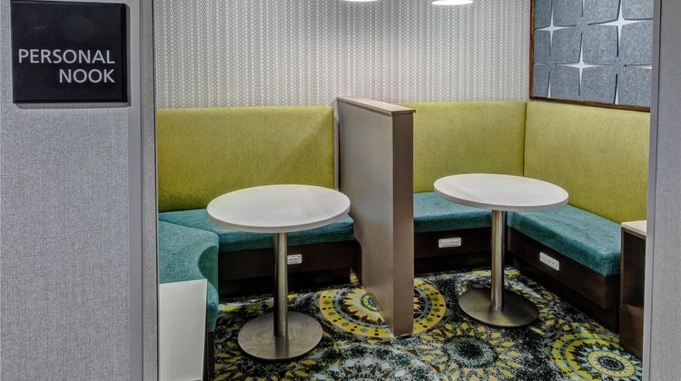 Hampton Inn Latrobe Lobby