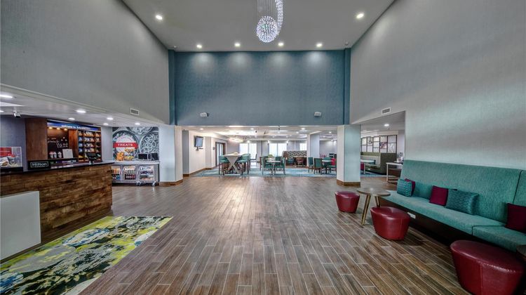 Hampton Inn Latrobe Lobby