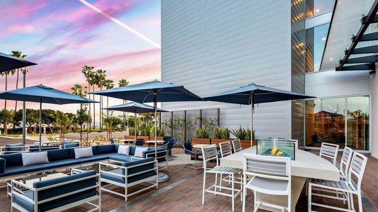 Hampton Inn & Suites San Diego Airport Exterior