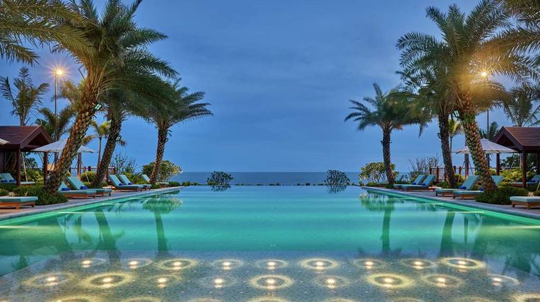 <b>DoubleTree by Hilton Shanwei Pool</b>. Images powered by <a href="https://iceportal.shijigroup.com/" title="IcePortal" target="_blank">IcePortal</a>.