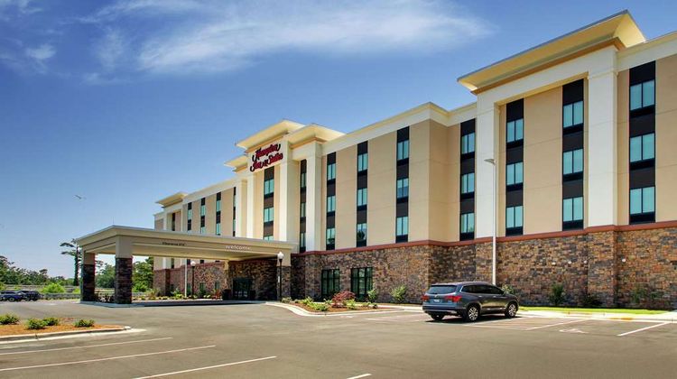 Hampton Inn & Suites by Hilton Southport Exterior