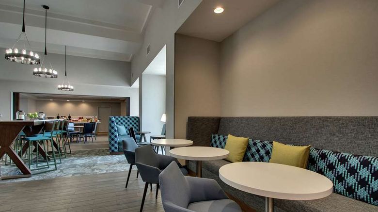 <b>Hampton Inn & Suites by Hilton Southport Restaurant</b>. Images powered by <a href="https://iceportal.shijigroup.com/" title="IcePortal" target="_blank">IcePortal</a>.