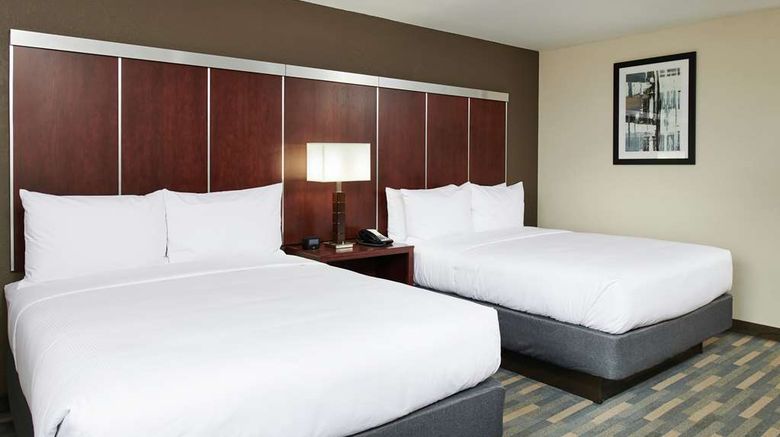 <b>DoubleTree Hotel Raleigh/Crabtree Valley Room</b>. Images powered by <a href="https://iceportal.shijigroup.com/" title="IcePortal" target="_blank">IcePortal</a>.