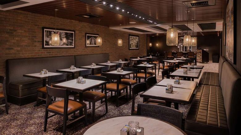 <b>DoubleTree Hotel Raleigh/Crabtree Valley Restaurant</b>. Images powered by <a href="https://iceportal.shijigroup.com/" title="IcePortal" target="_blank">IcePortal</a>.