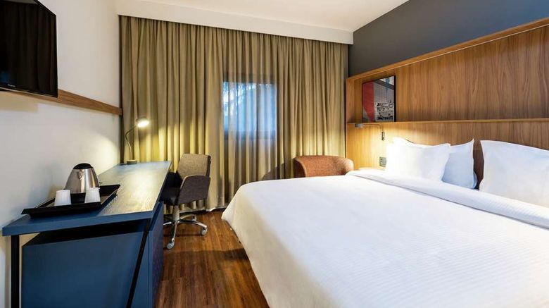<b>Hampton by Hilton Guarulhos Room</b>. Images powered by <a href="https://iceportal.shijigroup.com/" title="IcePortal" target="_blank">IcePortal</a>.