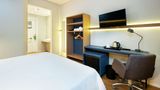 Hampton by Hilton Guarulhos Room