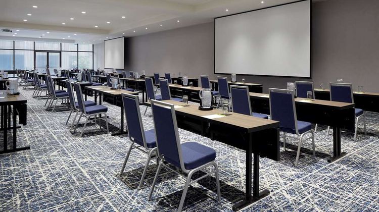 DoubleTree by Hilton Montreal Meeting