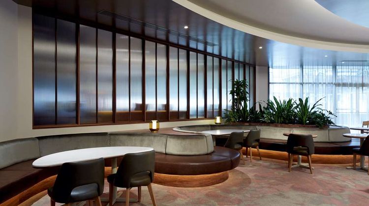 DoubleTree by Hilton Montreal Restaurant