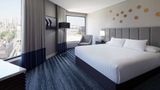 <b>DoubleTree by Hilton Montreal Room</b>. Images powered by <a href="https://iceportal.shijigroup.com/" title="IcePortal" target="_blank">IcePortal</a>.