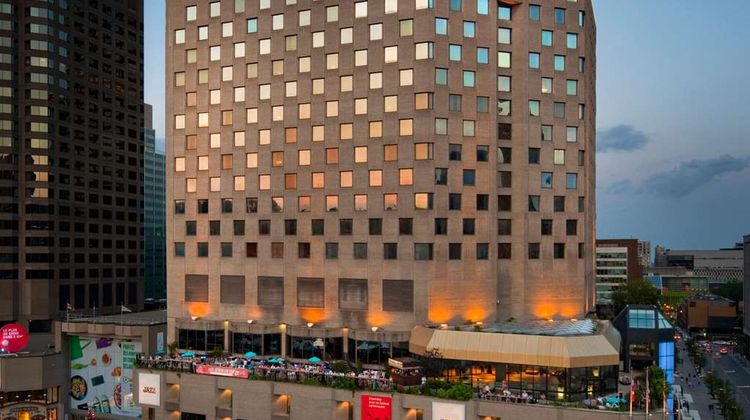 DoubleTree by Hilton Montreal Exterior