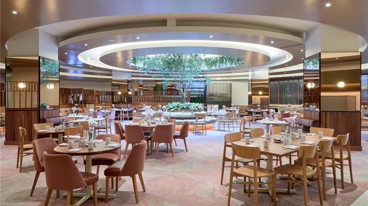 DoubleTree by Hilton Montreal Restaurant