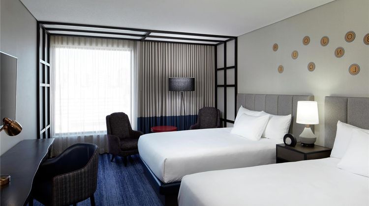 DoubleTree by Hilton Montreal Room