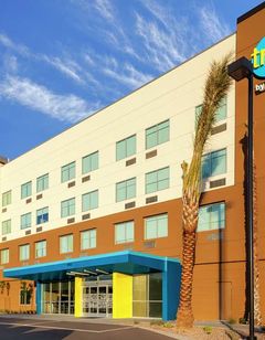 Tru by Hilton Gilbert