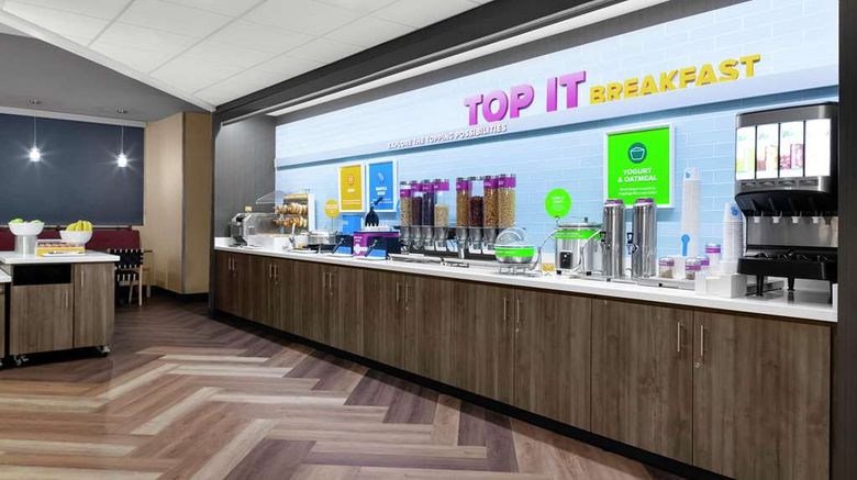 <b>Tru by Hilton Gilbert Restaurant</b>. Images powered by <a href="https://iceportal.shijigroup.com/" title="IcePortal" target="_blank">IcePortal</a>.
