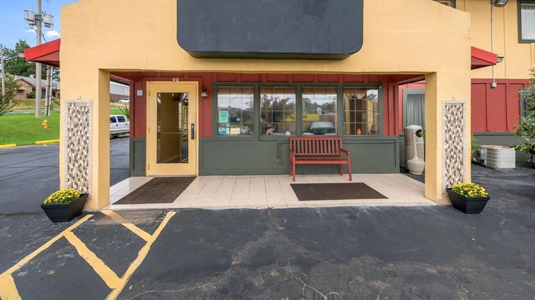 <b>Rodeway Inn Benton Exterior</b>. Images powered by <a href="https://iceportal.shijigroup.com/" title="IcePortal" target="_blank">IcePortal</a>.